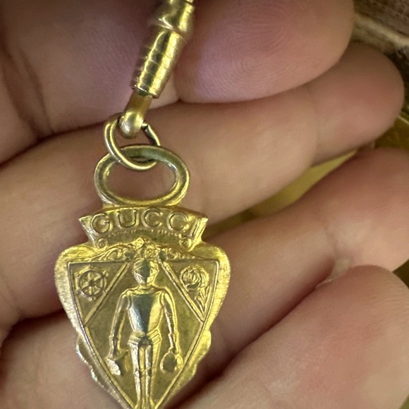 DO NOT BUY Gucci Leather Disc Bag - Picture 6 of 14